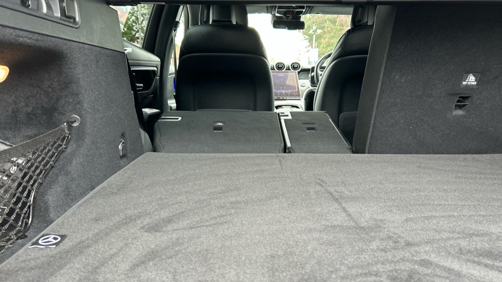Mercedes-Benz GLC 300 4Matic AMG Line 5dr 9G-Tronic Petrol Estate - Image 36