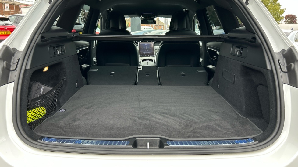 Mercedes-Benz GLC 300 4Matic AMG Line 5dr 9G-Tronic Petrol Estate - Image 37