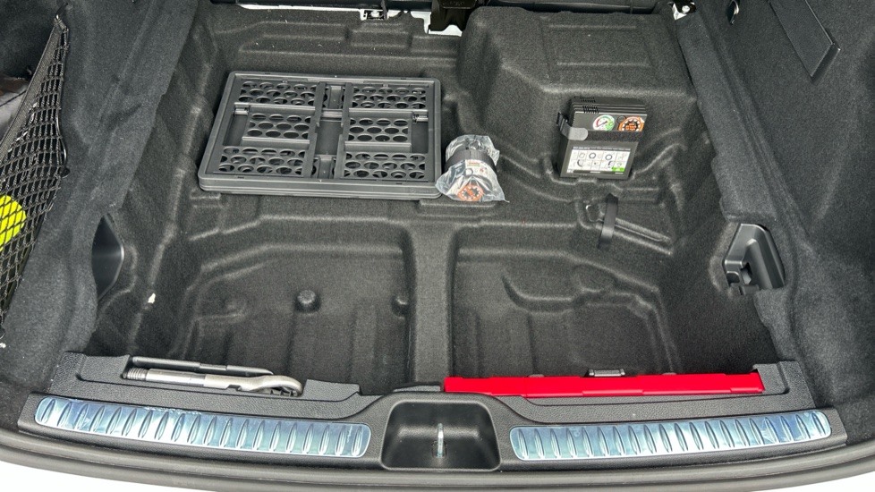 Mercedes-Benz GLC 300 4Matic AMG Line 5dr 9G-Tronic Petrol Estate - Image 38