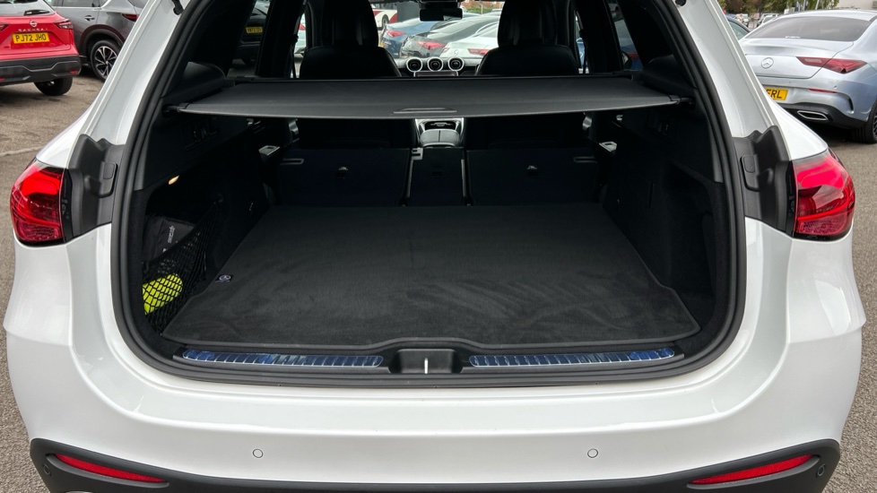 Mercedes-Benz GLC 300 4Matic AMG Line 5dr 9G-Tronic Petrol Estate - Image 39