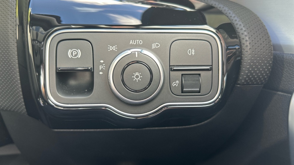 Mercedes-Benz CLA 180 AMG Line Premium Plus 4dr Tip Auto Petrol Saloon - Image 23