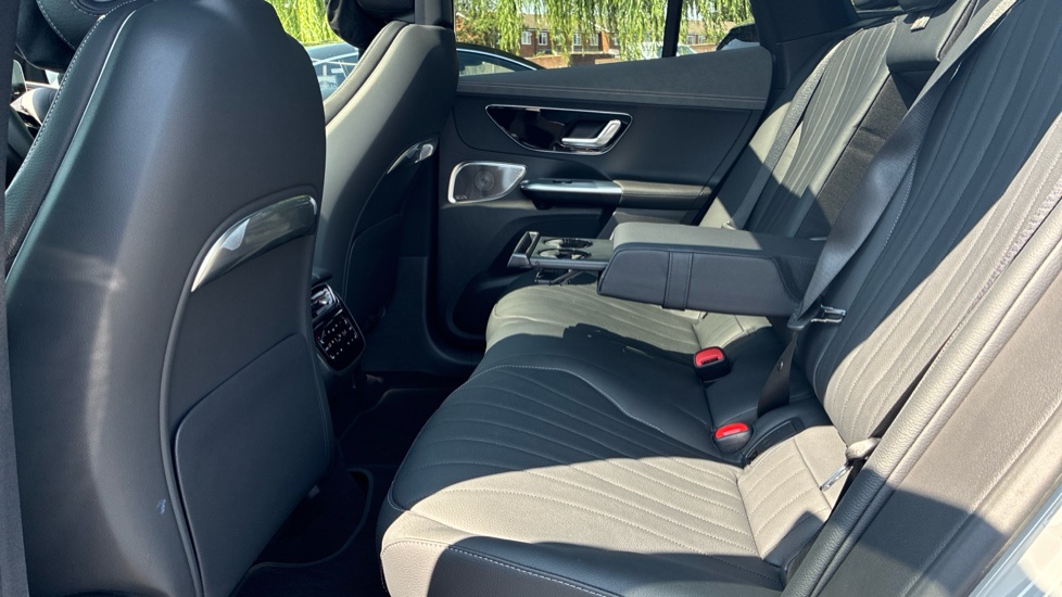 Mercedes-Benz Eqe 350+ 215kW AMG Line Night Ed Prem+ 96kWh 5dr Auto Electric Estate - Image 16