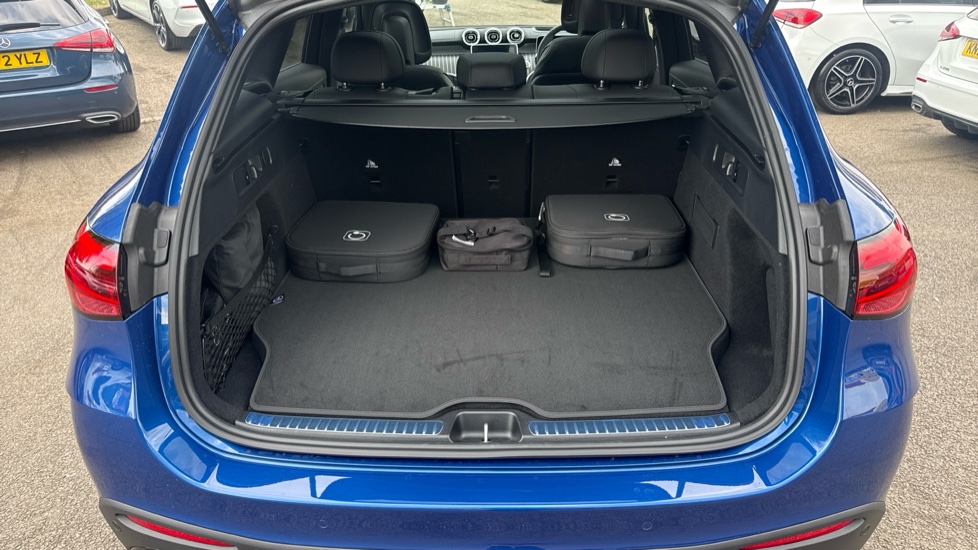 Mercedes-Benz GLC 300de 4Matic AMG Line Premium + 5dr 9G-Tronic Estate - Image 4