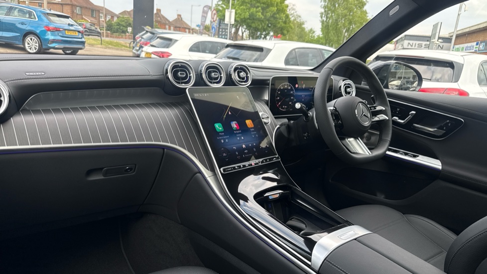 Mercedes-Benz GLC 300de 4Matic AMG Line Premium + 5dr 9G-Tronic Estate - Image 9