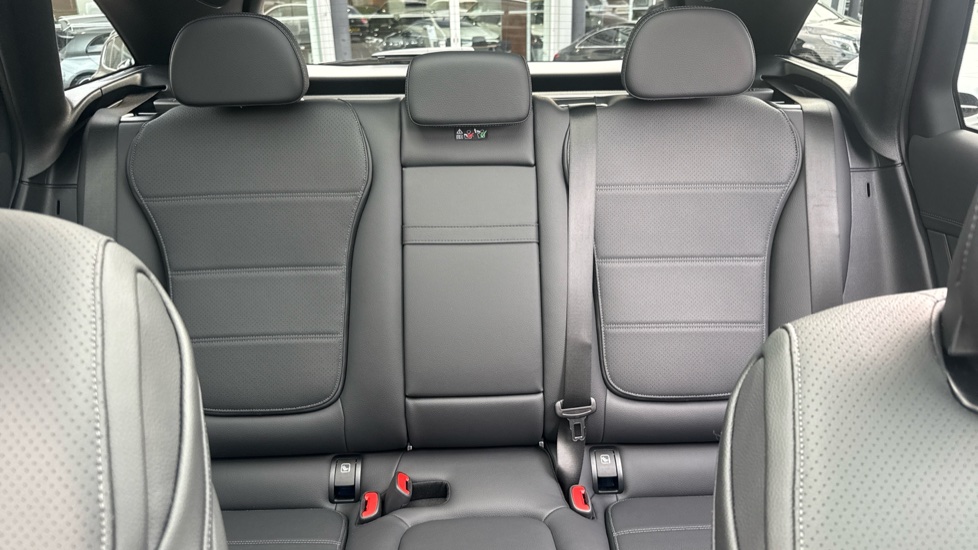 Mercedes-Benz GLC 300de 4Matic AMG Line Premium + 5dr 9G-Tronic Estate - Image 15