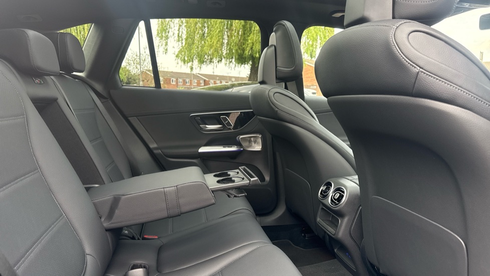 Mercedes-Benz GLC 300de 4Matic AMG Line Premium + 5dr 9G-Tronic Estate - Image 31