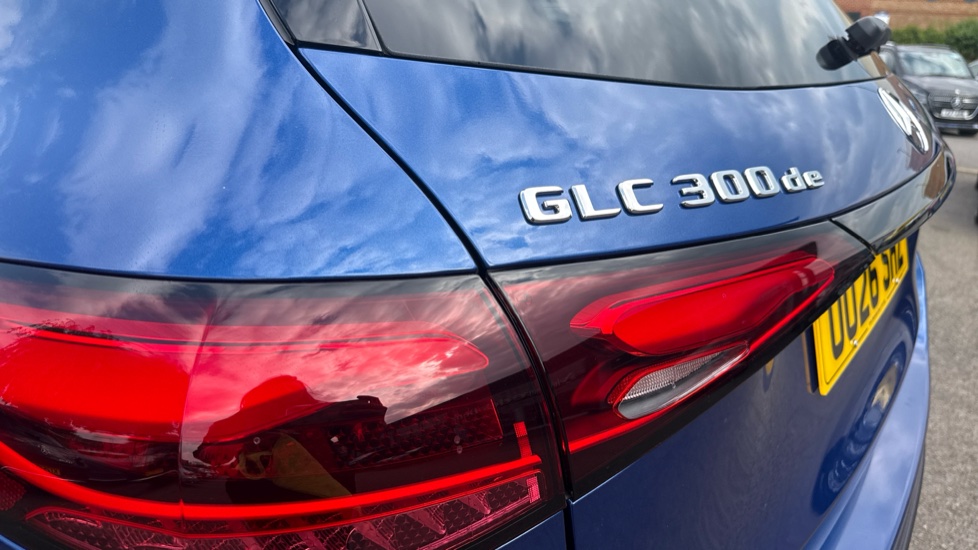 Mercedes-Benz GLC 300de 4Matic AMG Line Premium + 5dr 9G-Tronic Estate - Image 33