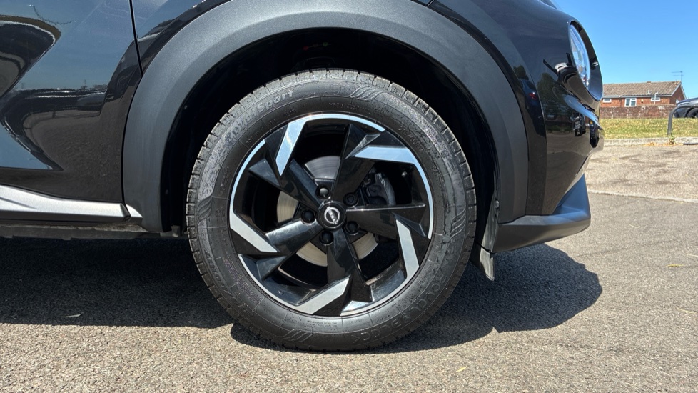 Nissan Juke 1.0 DiG-T 114 N-Connecta 5dr DCT Petrol Hatchback - Image 7