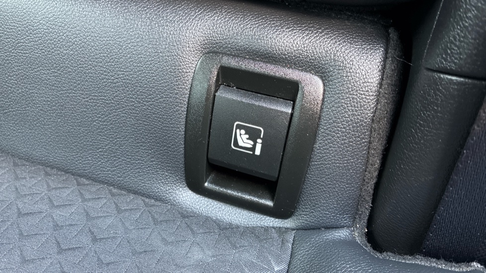 Nissan Juke 1.0 DiG-T 114 N-Connecta 5dr DCT Petrol Hatchback - Image 17
