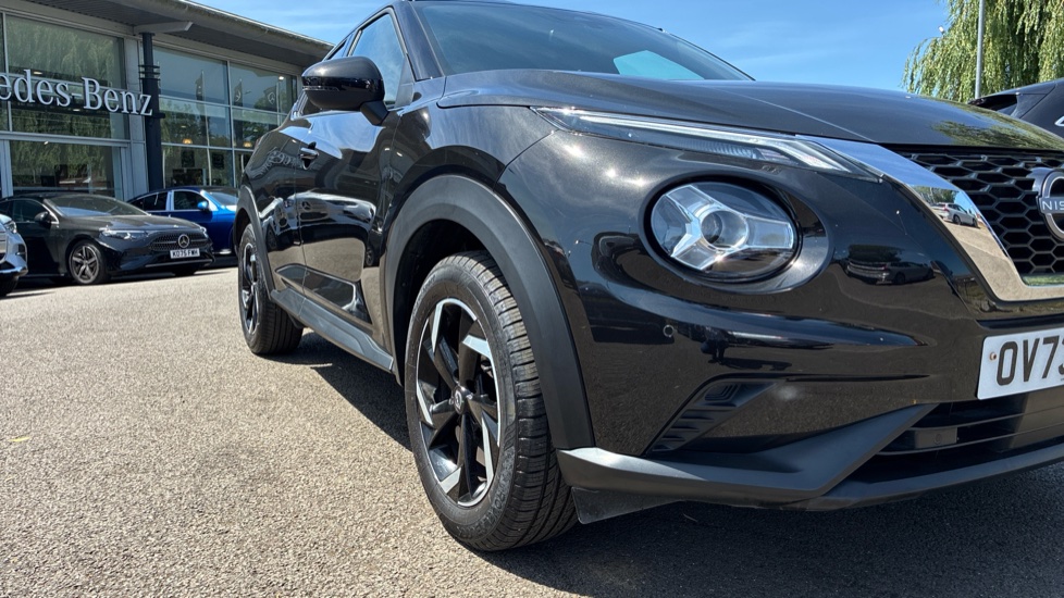 Nissan Juke 1.0 DiG-T 114 N-Connecta 5dr DCT Petrol Hatchback - Image 21