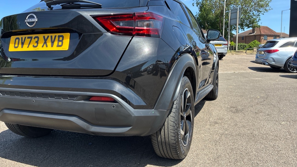 Nissan Juke 1.0 DiG-T 114 N-Connecta 5dr DCT Petrol Hatchback - Image 22