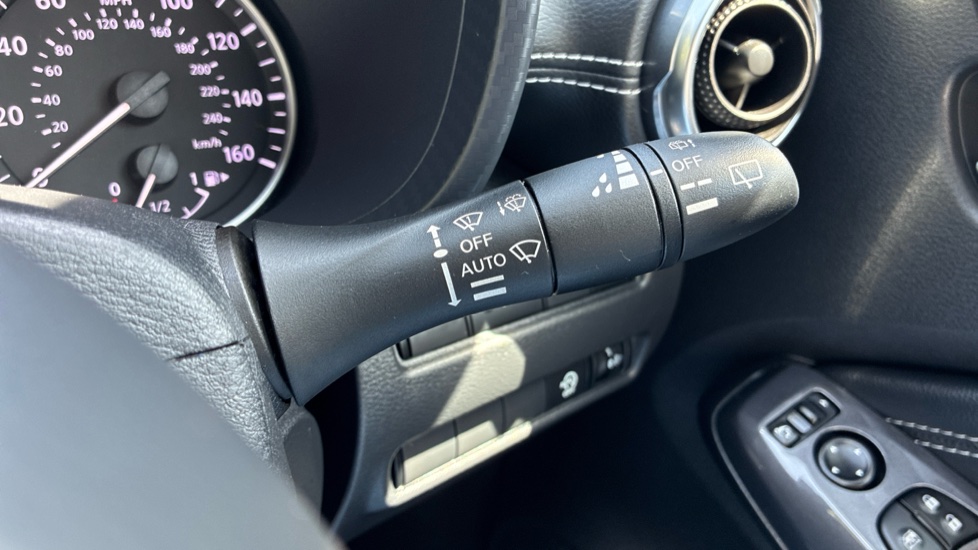 Nissan Juke 1.0 DiG-T 114 N-Connecta 5dr DCT Petrol Hatchback - Image 32