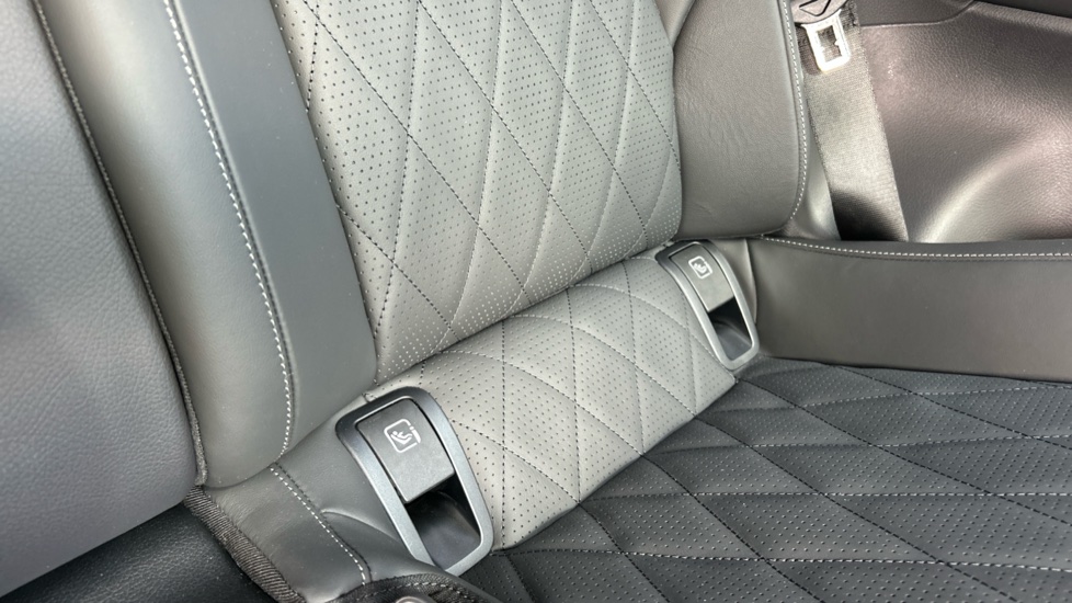 Mercedes-Benz Cle 300e Premier Edition 2dr 9G-Tronic Coupe - Image 30