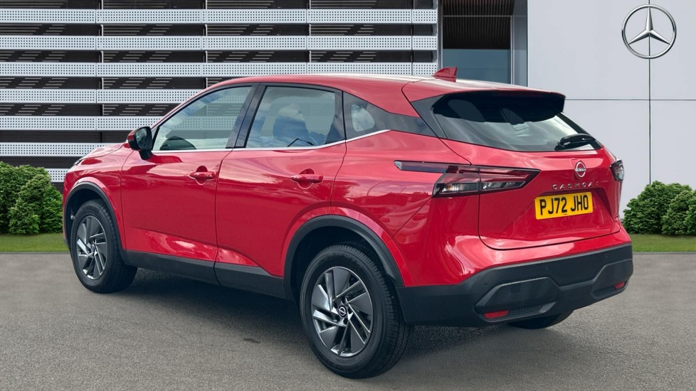 Nissan Qashqai 1.3 DiG-T MH 158 Acenta Premium 5dr Xtronic Petrol Hatchback - Image 2