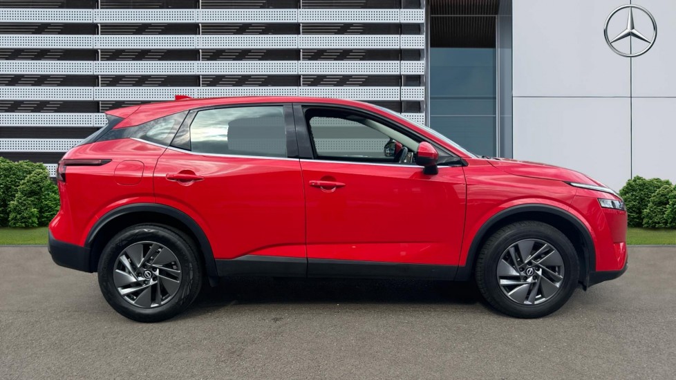 Nissan Qashqai 1.3 DiG-T MH 158 Acenta Premium 5dr Xtronic Petrol Hatchback - Image 5