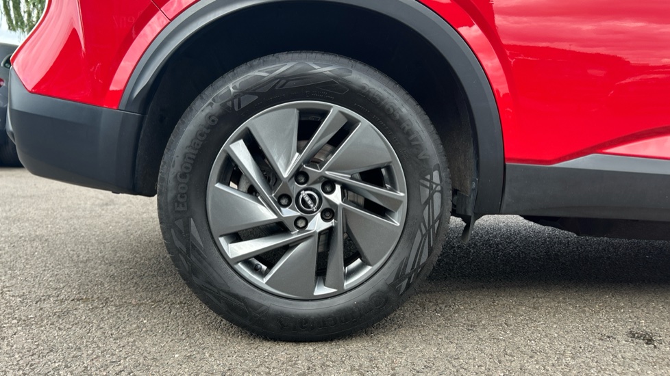 Nissan Qashqai 1.3 DiG-T MH 158 Acenta Premium 5dr Xtronic Petrol Hatchback - Image 7