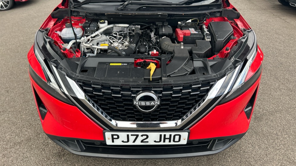 Nissan Qashqai 1.3 DiG-T MH 158 Acenta Premium 5dr Xtronic Petrol Hatchback - Image 8