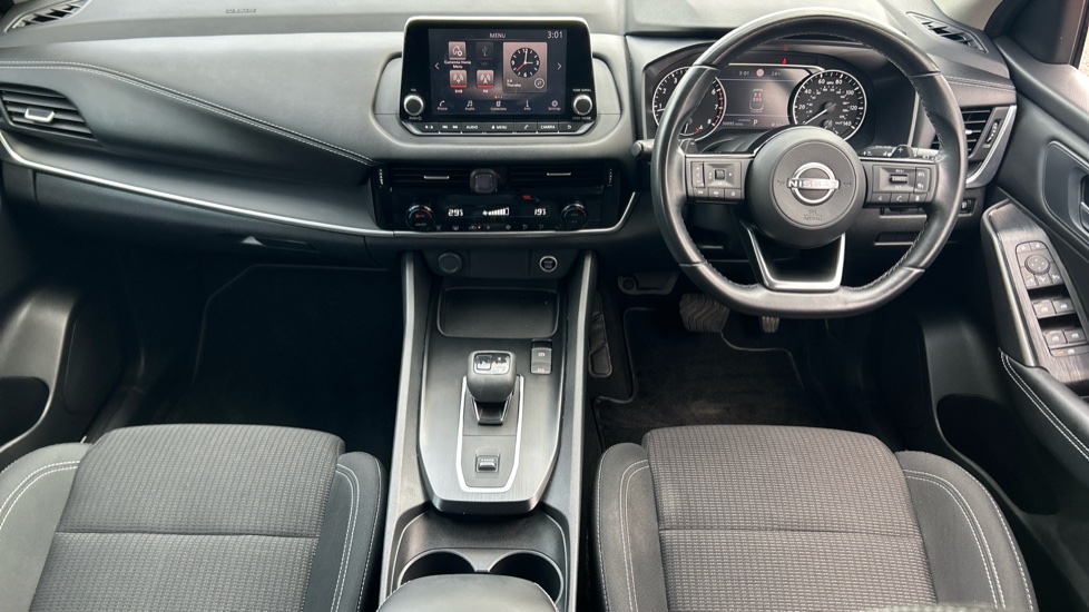 Nissan Qashqai 1.3 DiG-T MH 158 Acenta Premium 5dr Xtronic Petrol Hatchback - Image 10