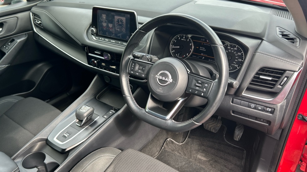 Nissan Qashqai 1.3 DiG-T MH 158 Acenta Premium 5dr Xtronic Petrol Hatchback - Image 11