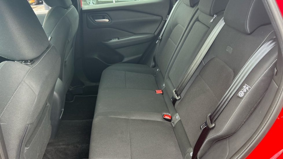 Nissan Qashqai 1.3 DiG-T MH 158 Acenta Premium 5dr Xtronic Petrol Hatchback - Image 16