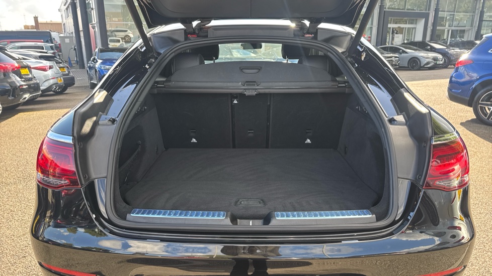 Mercedes-Benz GLC Coupe GLC 300d 4Matic AMG Line Premium 5dr 9G-Tronic Diesel Estate - Image 4