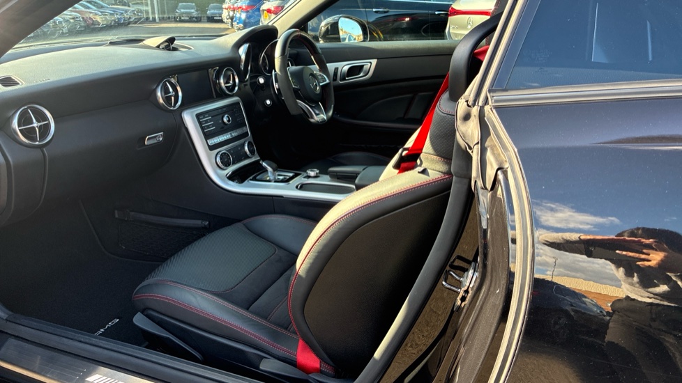Mercedes-AMG SLC 43 2dr 9G-Tronic Petrol Roadster - Image 16