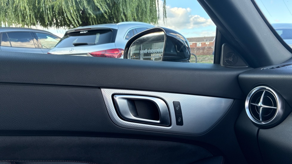 Mercedes-AMG SLC 43 2dr 9G-Tronic Petrol Roadster - Image 32