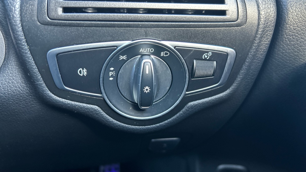Mercedes-Benz GLC 220d 4Matic AMG Line Premium 5dr 9G-Tronic Diesel Estate - Image 34
