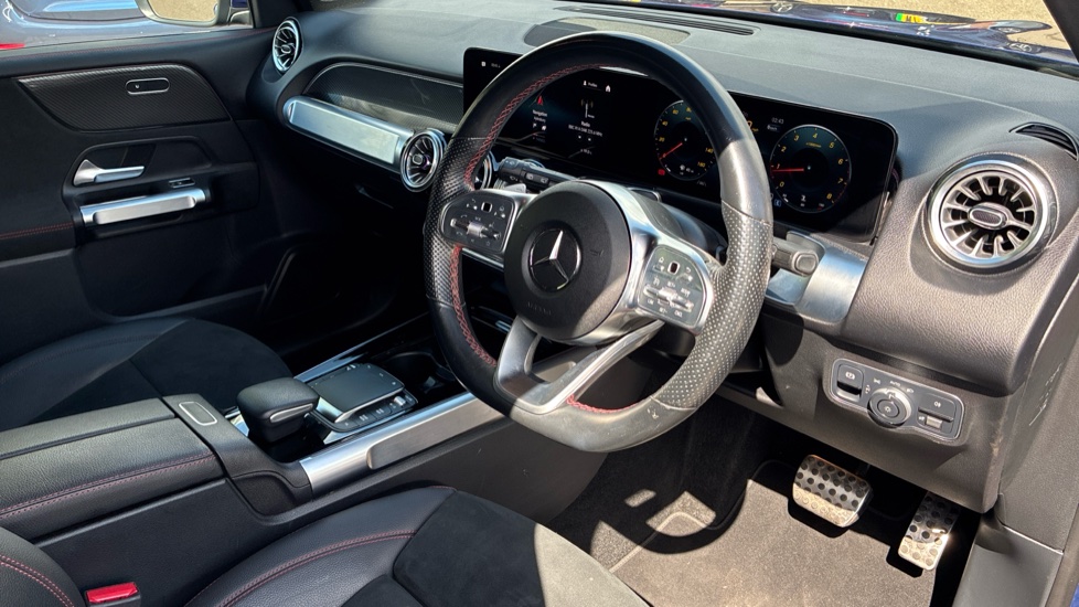 Mercedes-Benz GLB 200 AMG Line Executive 5dr 7G-Tronic Petrol Estate - Image 11