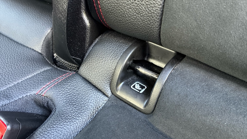 Mercedes-Benz GLB 200 AMG Line Executive 5dr 7G-Tronic Petrol Estate - Image 17