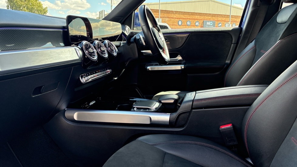 Mercedes-Benz GLB 200 AMG Line Executive 5dr 7G-Tronic Petrol Estate - Image 28