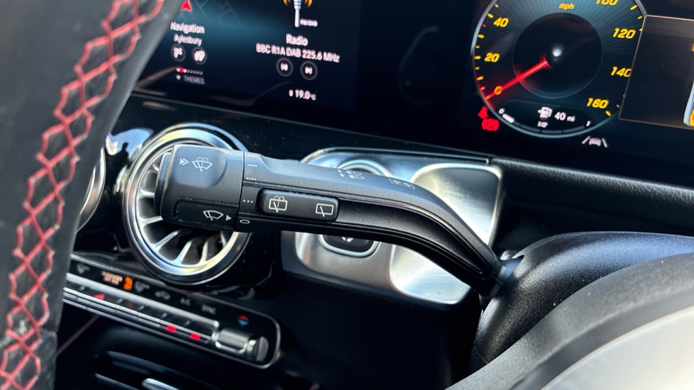 Mercedes-Benz GLB 200 AMG Line Executive 5dr 7G-Tronic Petrol Estate - Image 35