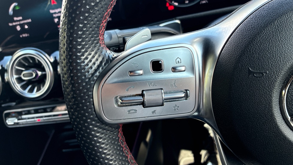 Mercedes-Benz GLB 200 AMG Line Executive 5dr 7G-Tronic Petrol Estate - Image 37