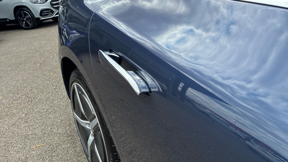 Mercedes-Benz Eqe 350 215kW AMG Line Premium 89kWh 4dr Auto Electric Saloon - Image 39