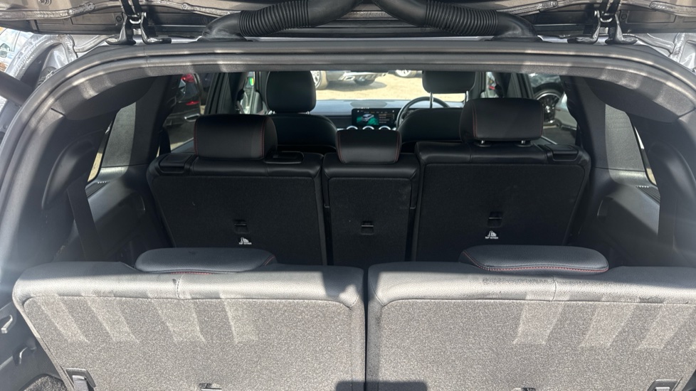 Mercedes-Benz Eqb 350 4M 215kW AMG Line Premium 66.5kWh 5dr Auto Electric Estate - Image 35