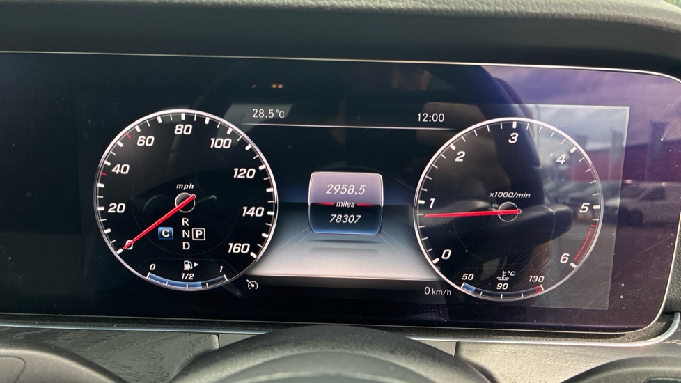 Mercedes-Benz E-Class E220d AMG Line Premium Plus 2dr 9G-Tronic Diesel Coupe - Image 18