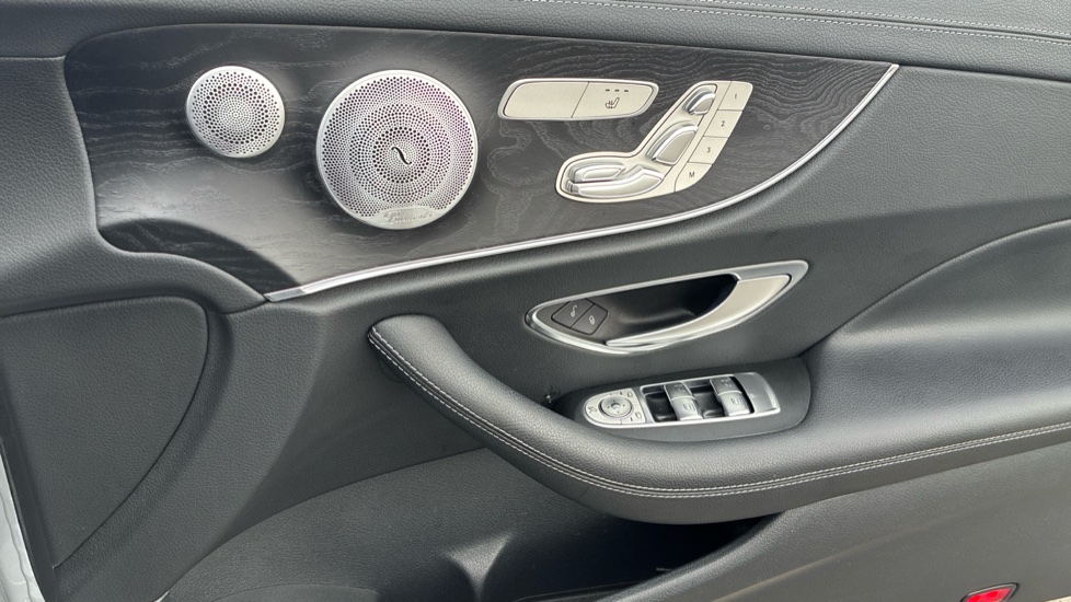 Mercedes-Benz E-Class E220d AMG Line Premium Plus 2dr 9G-Tronic Diesel Coupe - Image 32