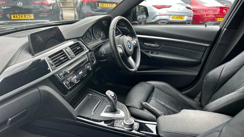 BMW 3 Series 320i M Sport Shadow Edition 5dr Step Auto Petrol Estate - Image 9