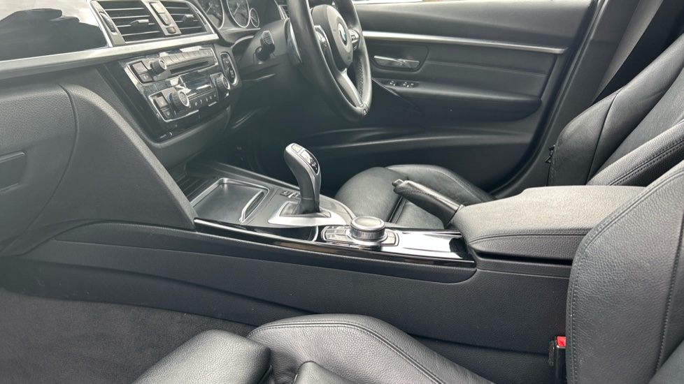 BMW 3 Series 320i M Sport Shadow Edition 5dr Step Auto Petrol Estate - Image 13