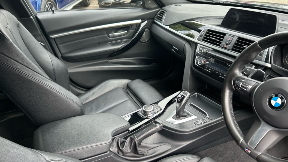 BMW 3 Series 320i M Sport Shadow Edition 5dr Step Auto Petrol Estate - Image 14