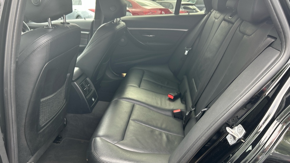 BMW 3 Series 320i M Sport Shadow Edition 5dr Step Auto Petrol Estate - Image 16