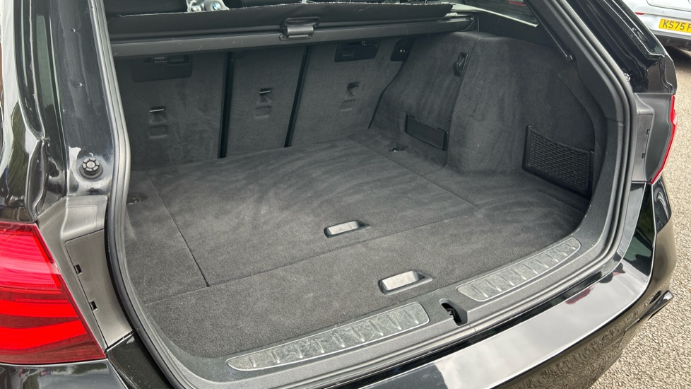 BMW 3 Series 320i M Sport Shadow Edition 5dr Step Auto Petrol Estate - Image 33