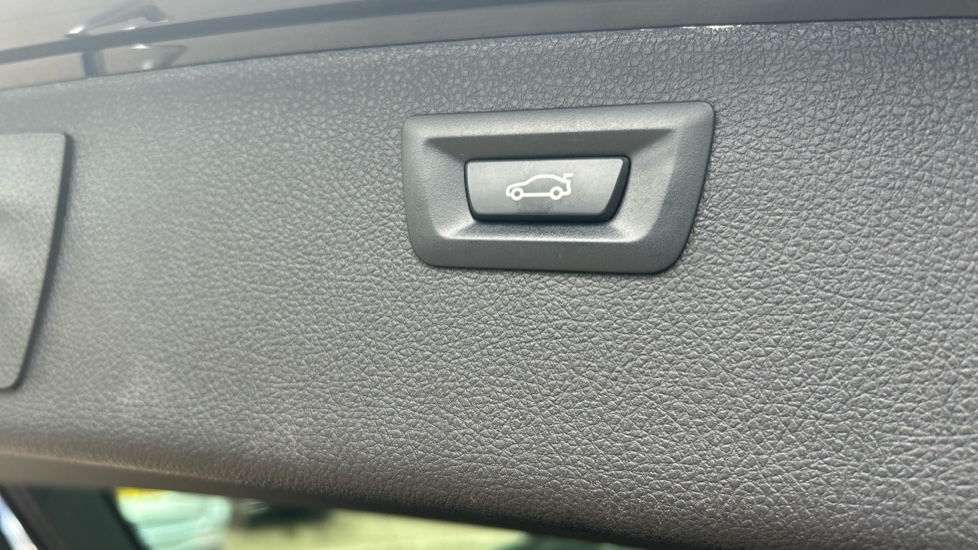 BMW 3 Series 320i M Sport Shadow Edition 5dr Step Auto Petrol Estate - Image 34