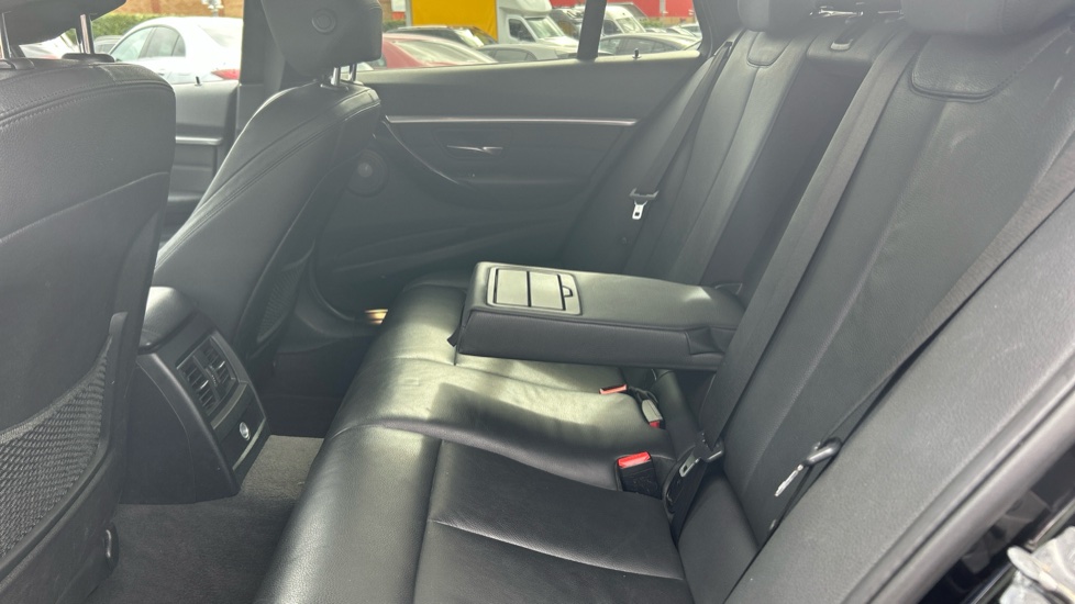BMW 3 Series 320i M Sport Shadow Edition 5dr Step Auto Petrol Estate - Image 36