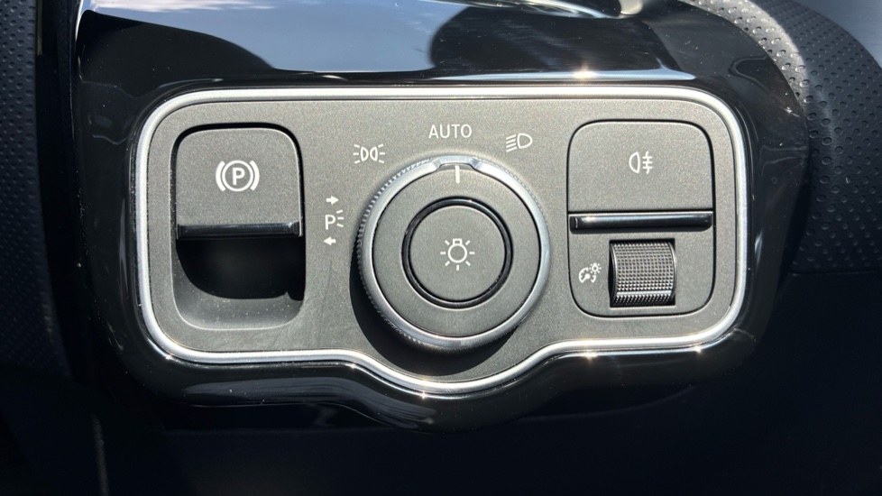 Mercedes-Benz CLA 180 AMG Line Premium 4dr Tip Auto Petrol Saloon - Image 32