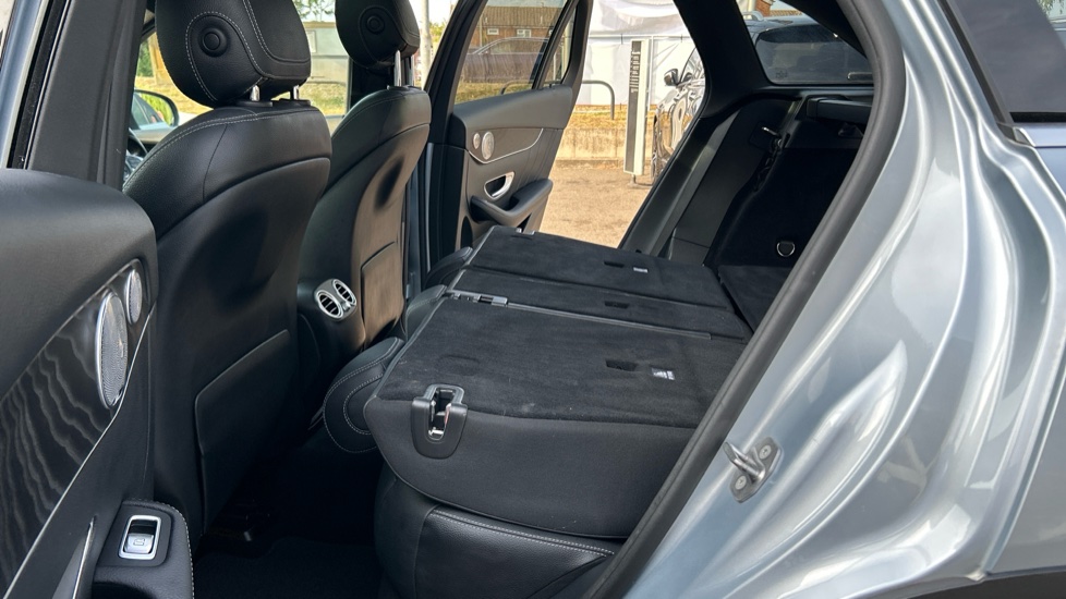 Mercedes-Benz GLC 250d 4Matic SE 5dr 9G-Tronic Diesel Estate - Image 32