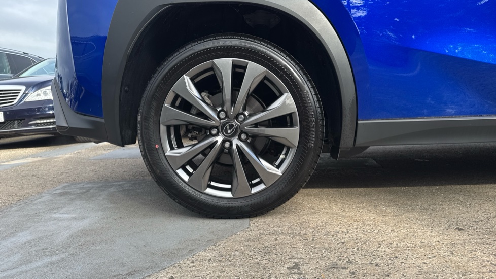 Lexus UX 250h 2.0 F-Sport Design 5dr CVT Hybrid Hatchback - Image 7