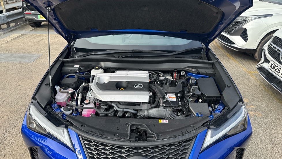 Lexus UX 250h 2.0 F-Sport Design 5dr CVT Hybrid Hatchback - Image 8