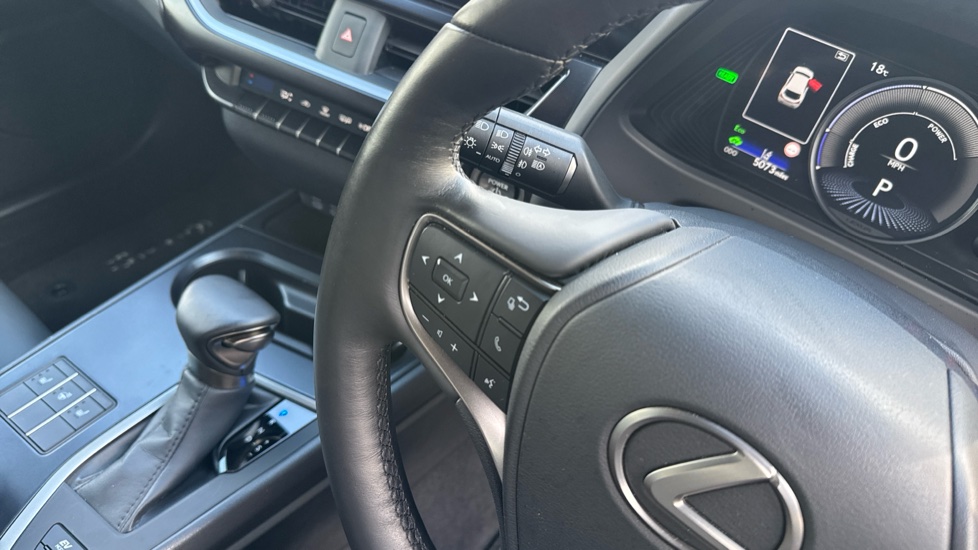 Lexus UX 250h 2.0 F-Sport Design 5dr CVT Hybrid Hatchback - Image 27