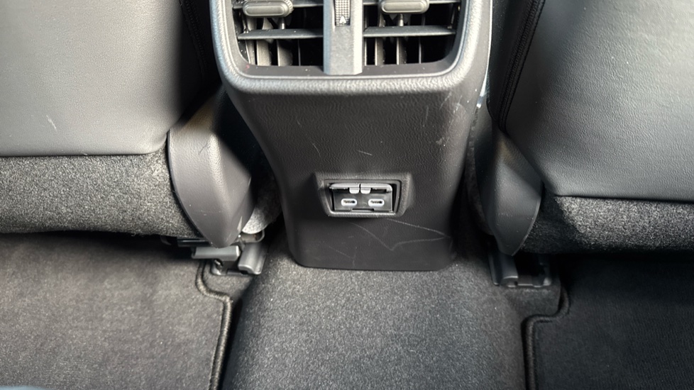 Lexus UX 250h 2.0 F-Sport Design 5dr CVT Hybrid Hatchback - Image 29